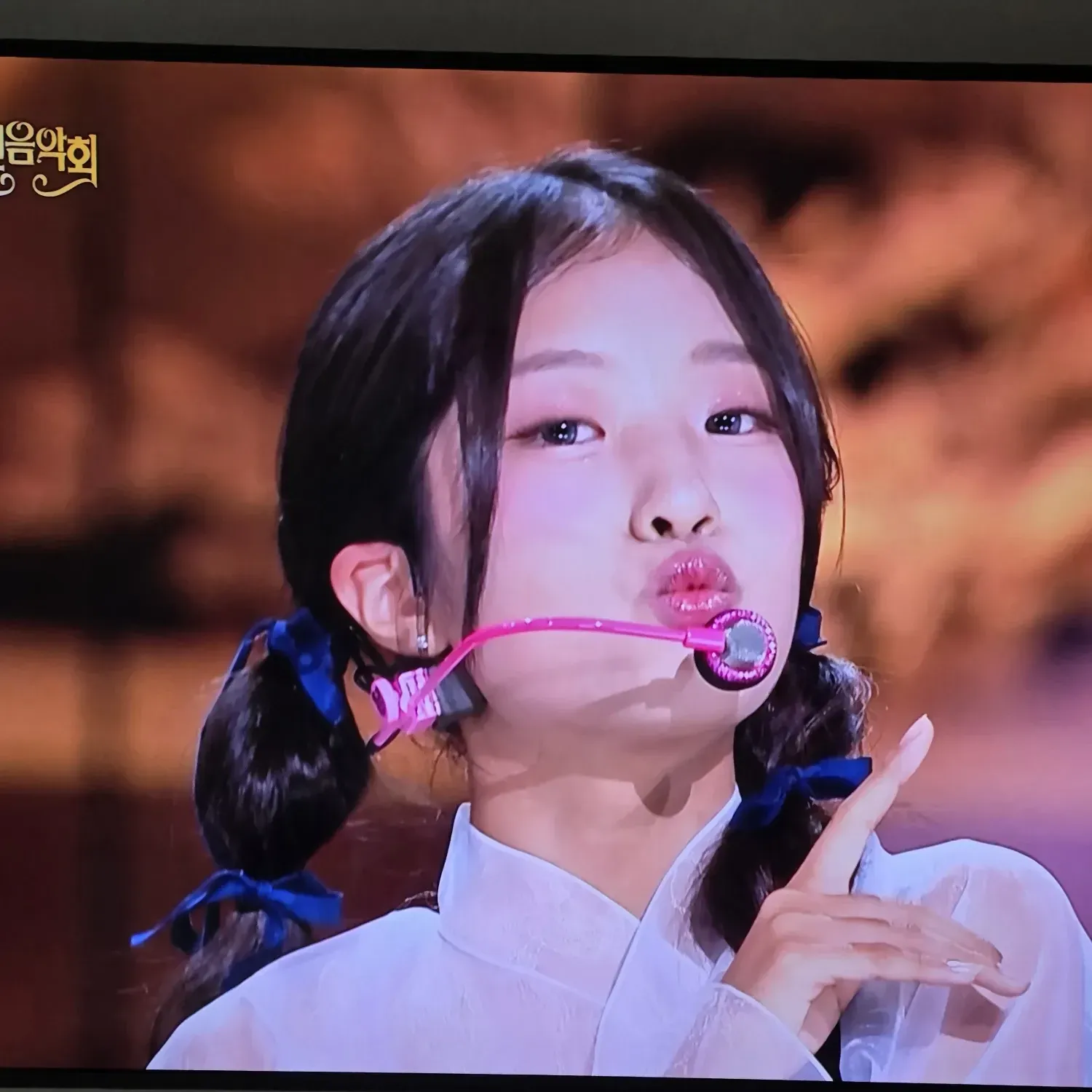 Behind-the-scenes cut of Bin Yeseo