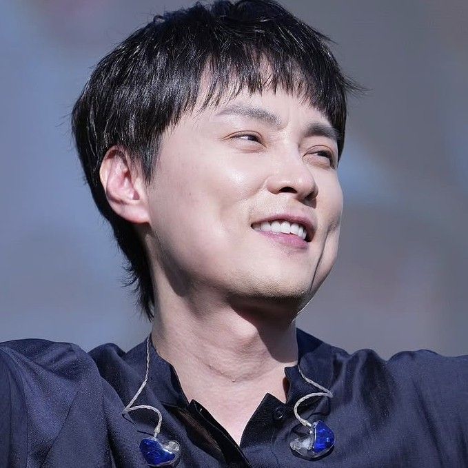Latest photo of Min Kyunghoon