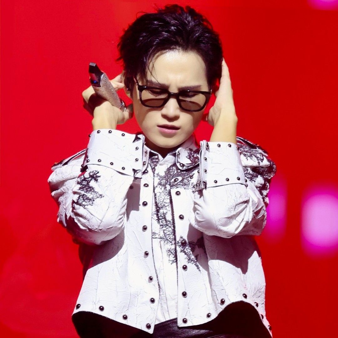 Behind-the-scenes cut of Kim Heejae