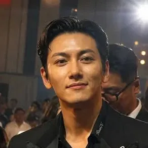 チ・チャンウクの最近の活動ショット