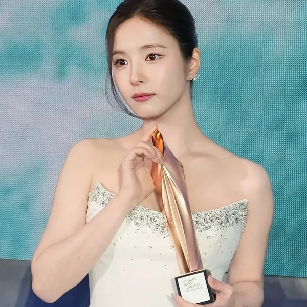 Representative photo of Shin Sekyung showing their charm