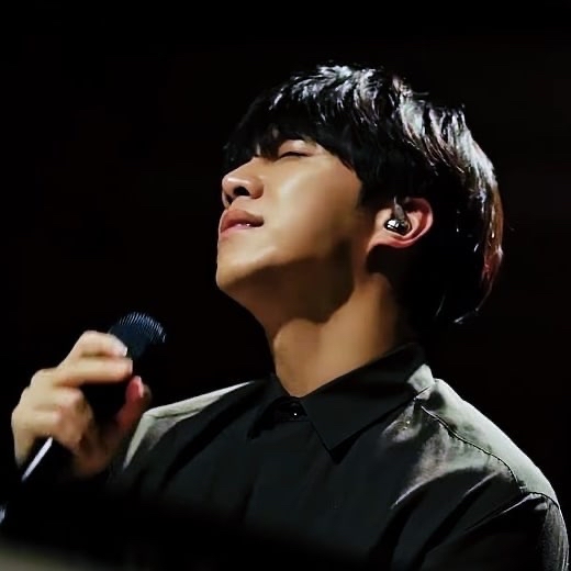 Momen yang diabadikan oleh penggemar Lee Seunggi