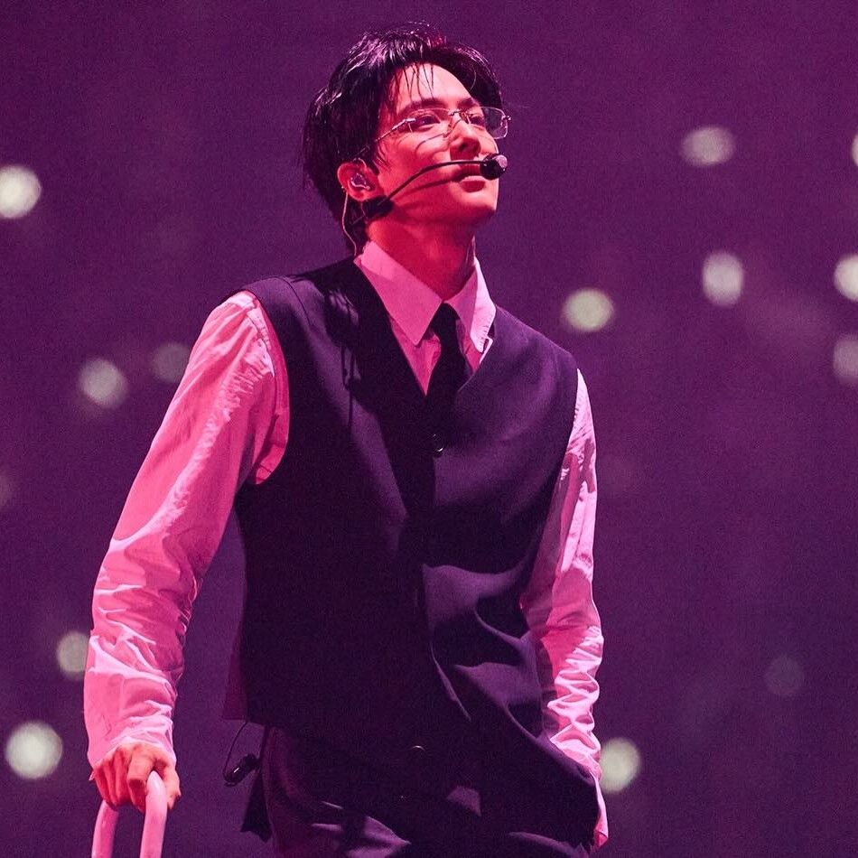 Behind-the-scenes cut of Suho