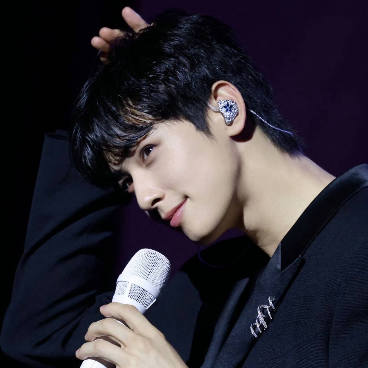 Recent activity shot of Cha Eunwoo