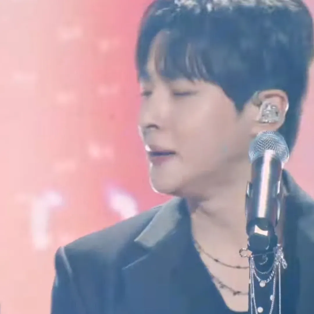 A moment captured by a fan of Seong Ri
