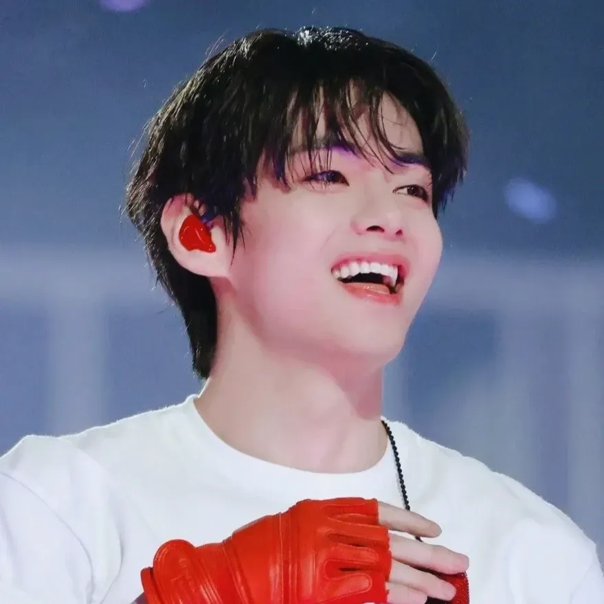 Behind-the-scenes cut of Kim Taehyung (V)