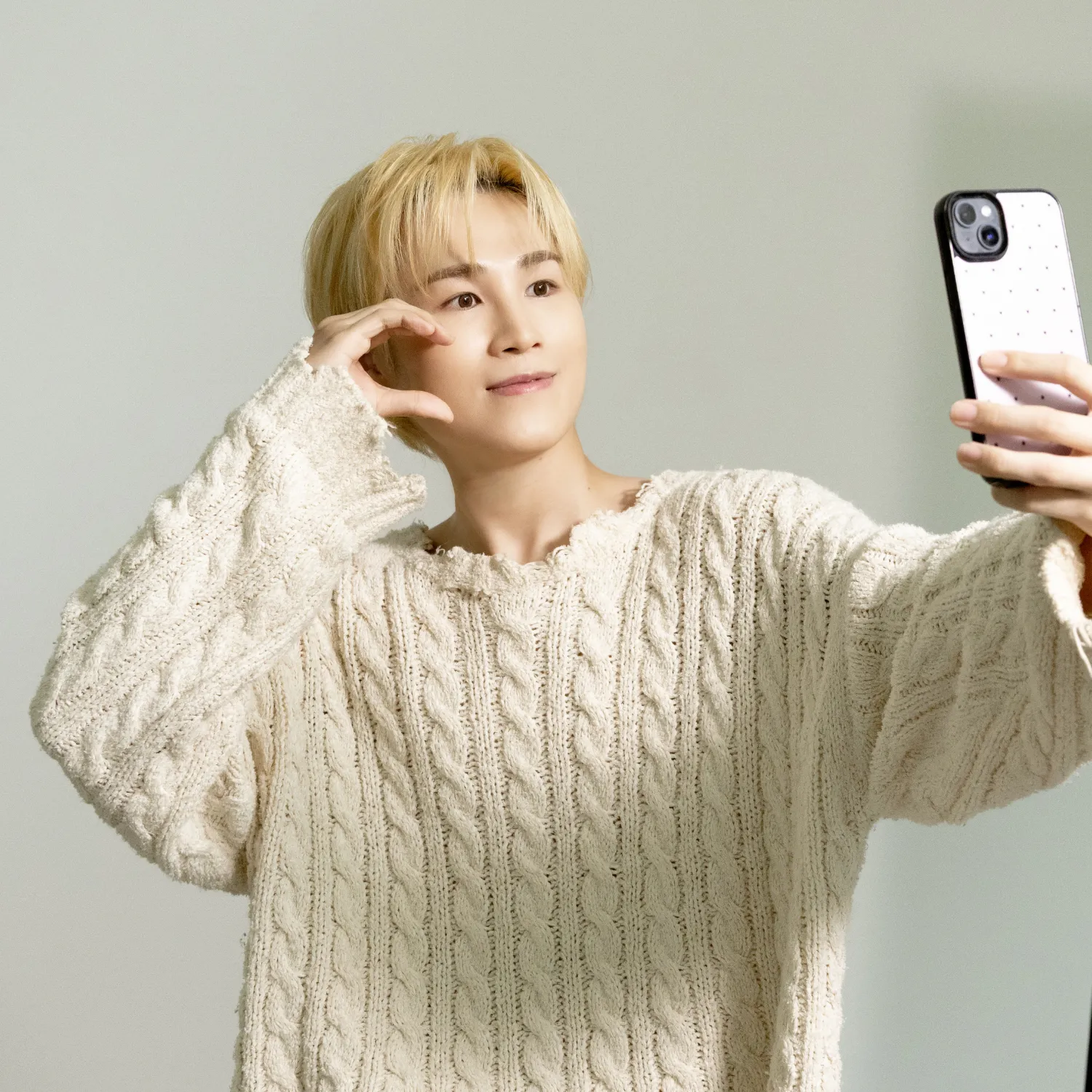 김희재의 비하인드 컷