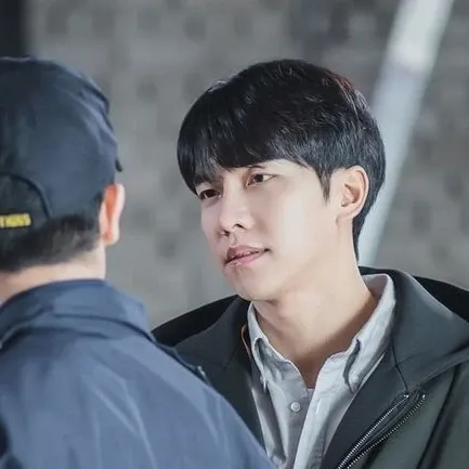 Behind-the-scenes cut of Lee Seunggi