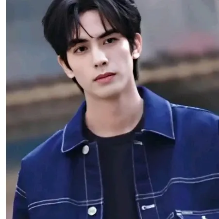 Behind-the-scenes cut of Song WeiLong