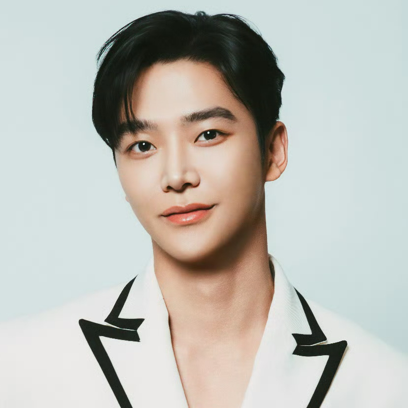 Foto terbaru dari Rowoon