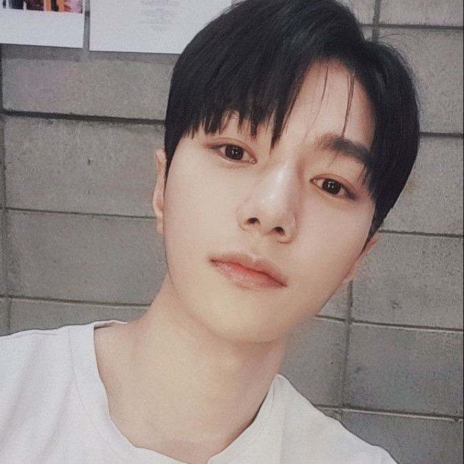 Recent activity shot of Kim Myungsoo (L)