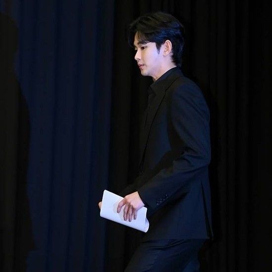 Behind-the-scenes cut of Kim Soohyun