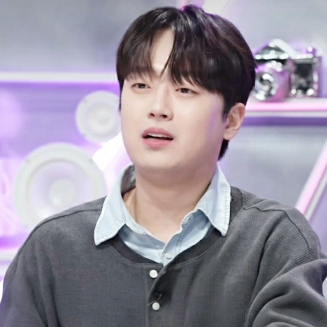 粉丝拍下的李灿元瞬间