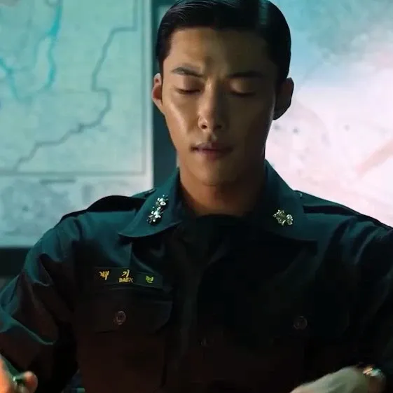 Behind-the-scenes cut of Woo Dohwan