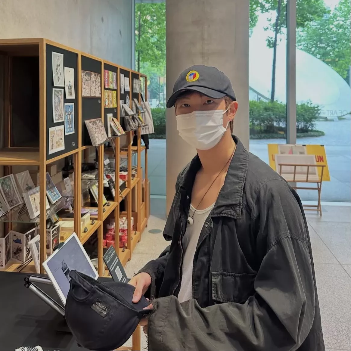 Recent activity shot of Kim Taehyung (V)