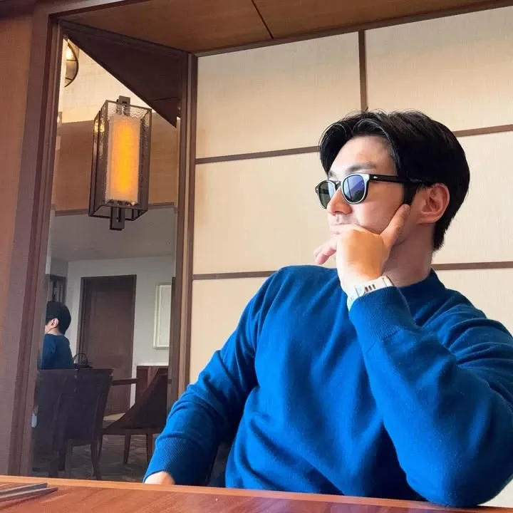 Recent activity shot of Choi Siwon