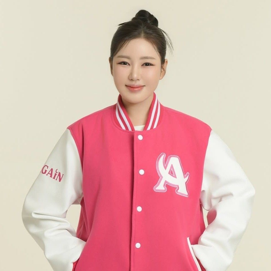 Foto terbaru dari Song Gain