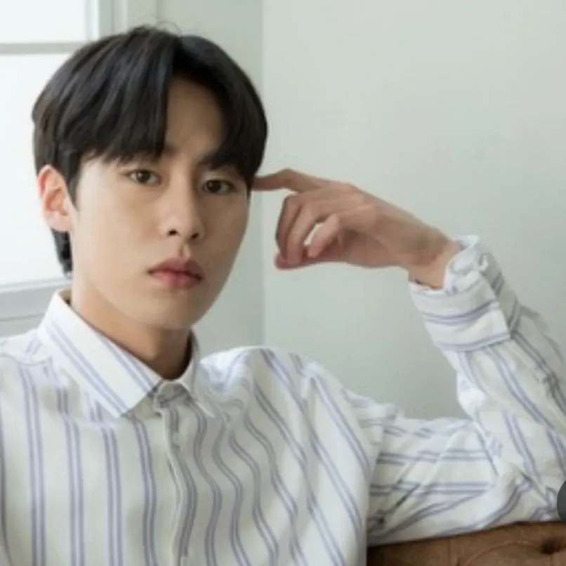 A moment captured by a fan of Lee Jaewook