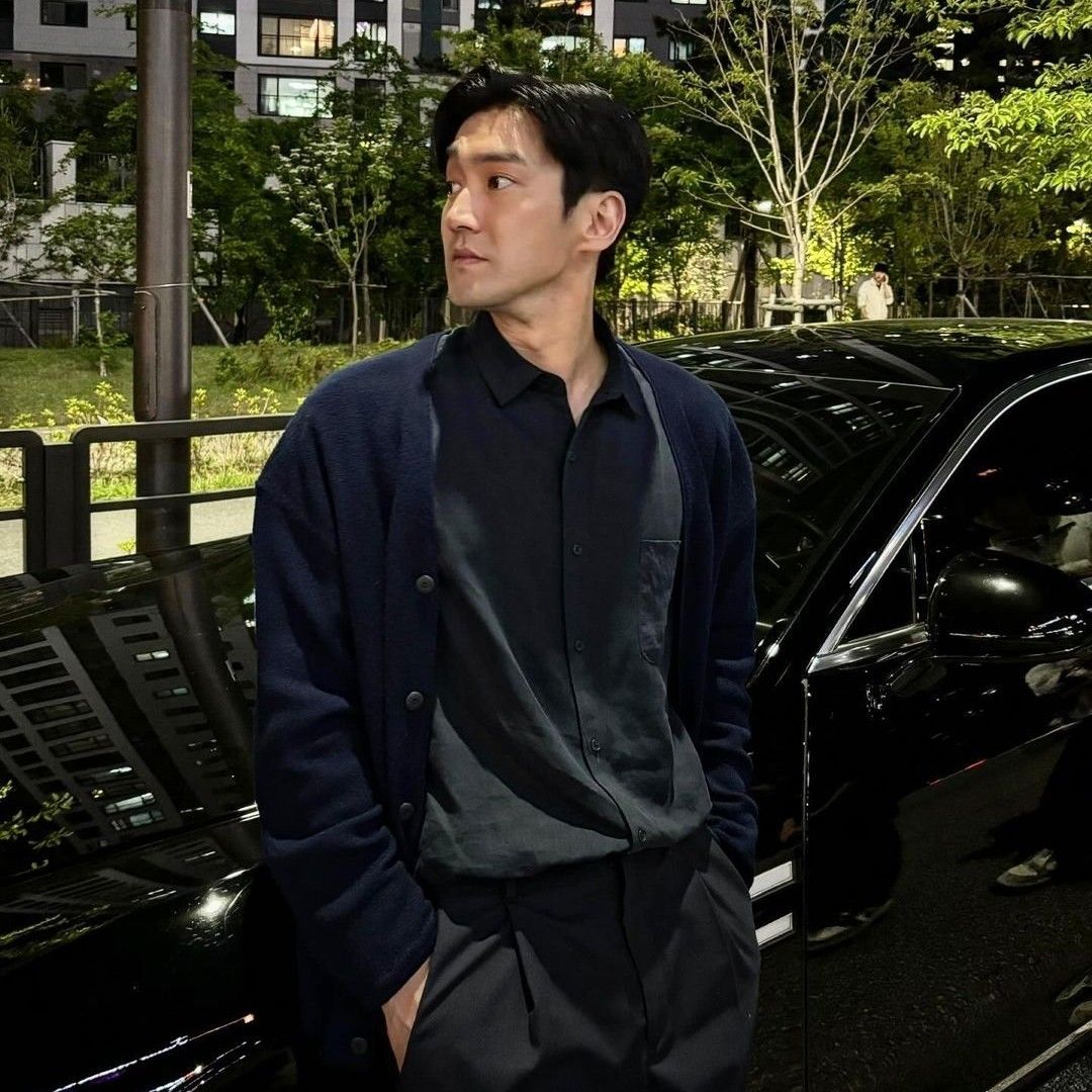 Latest photo of Choi Siwon