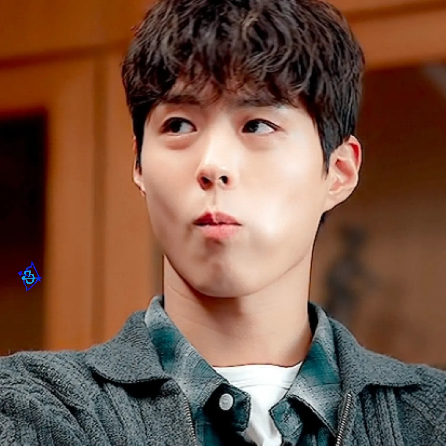 A moment captured by a fan of Park Bogum
