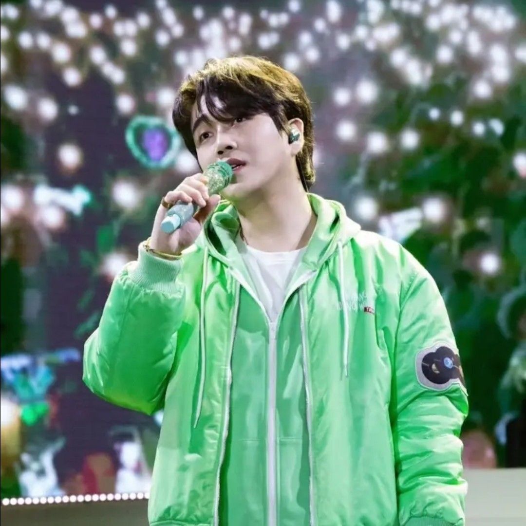 Behind-the-scenes cut of Hwang Youngwoong