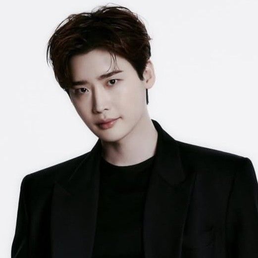 Recent activity shot of Lee Jongsuk