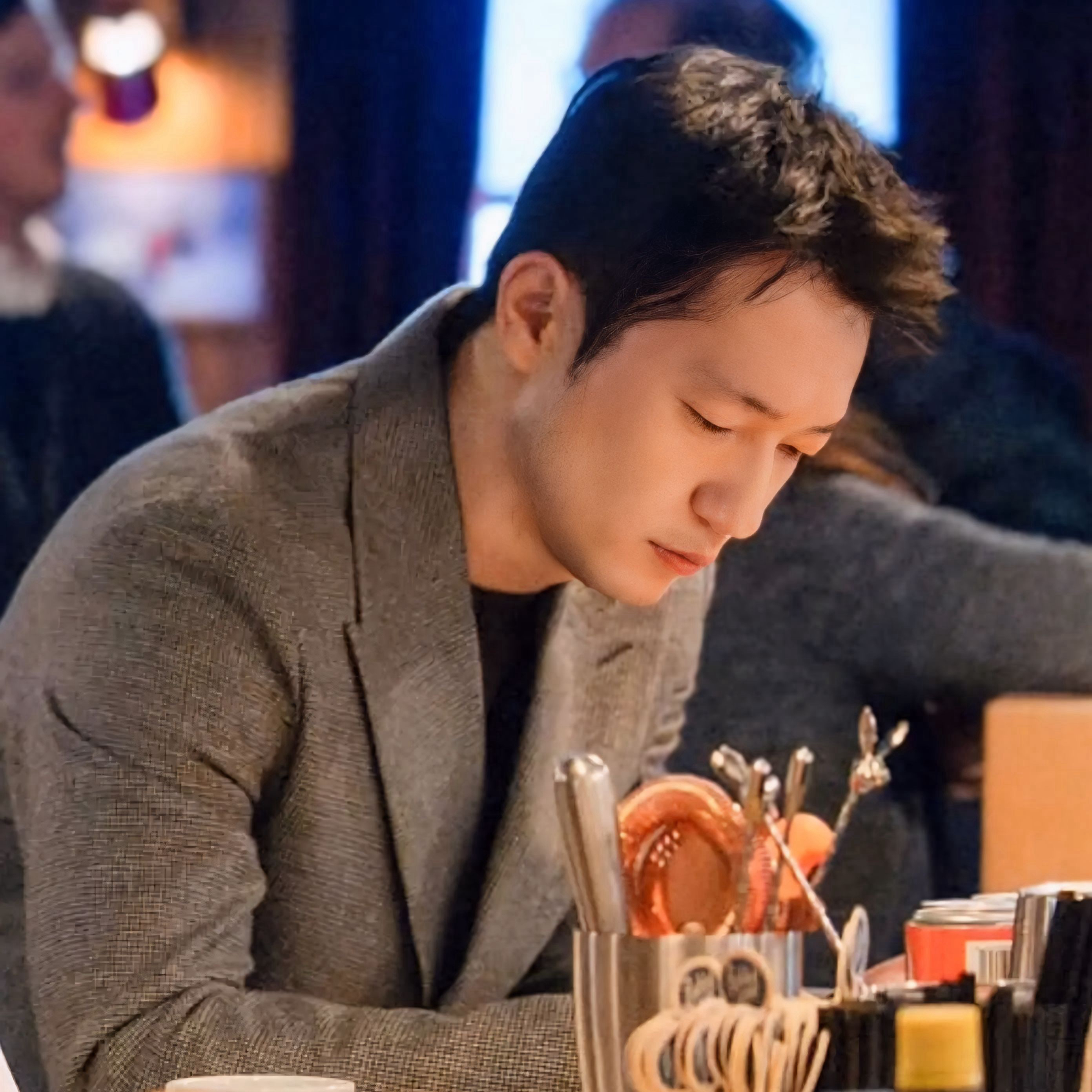 Behind-the-scenes cut of Son Seokkoo