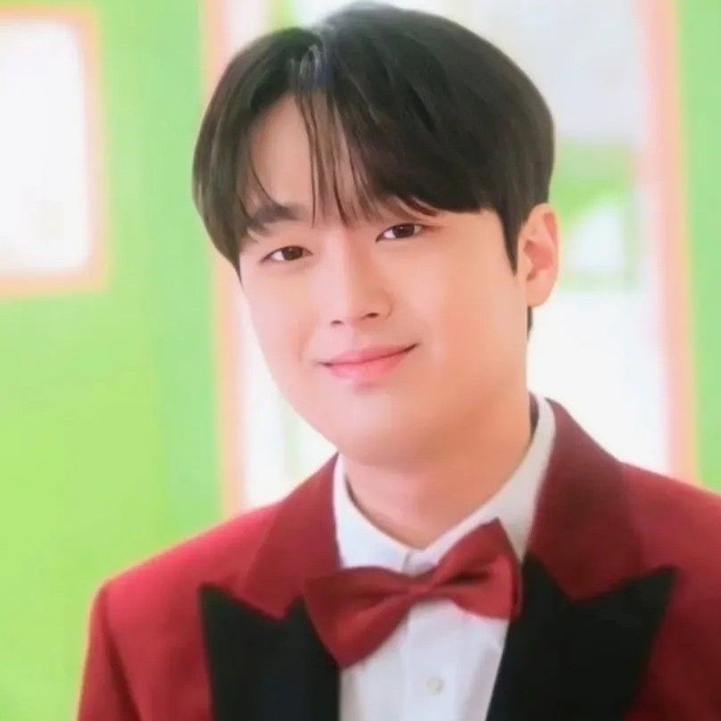 이찬원 최근 활동샷