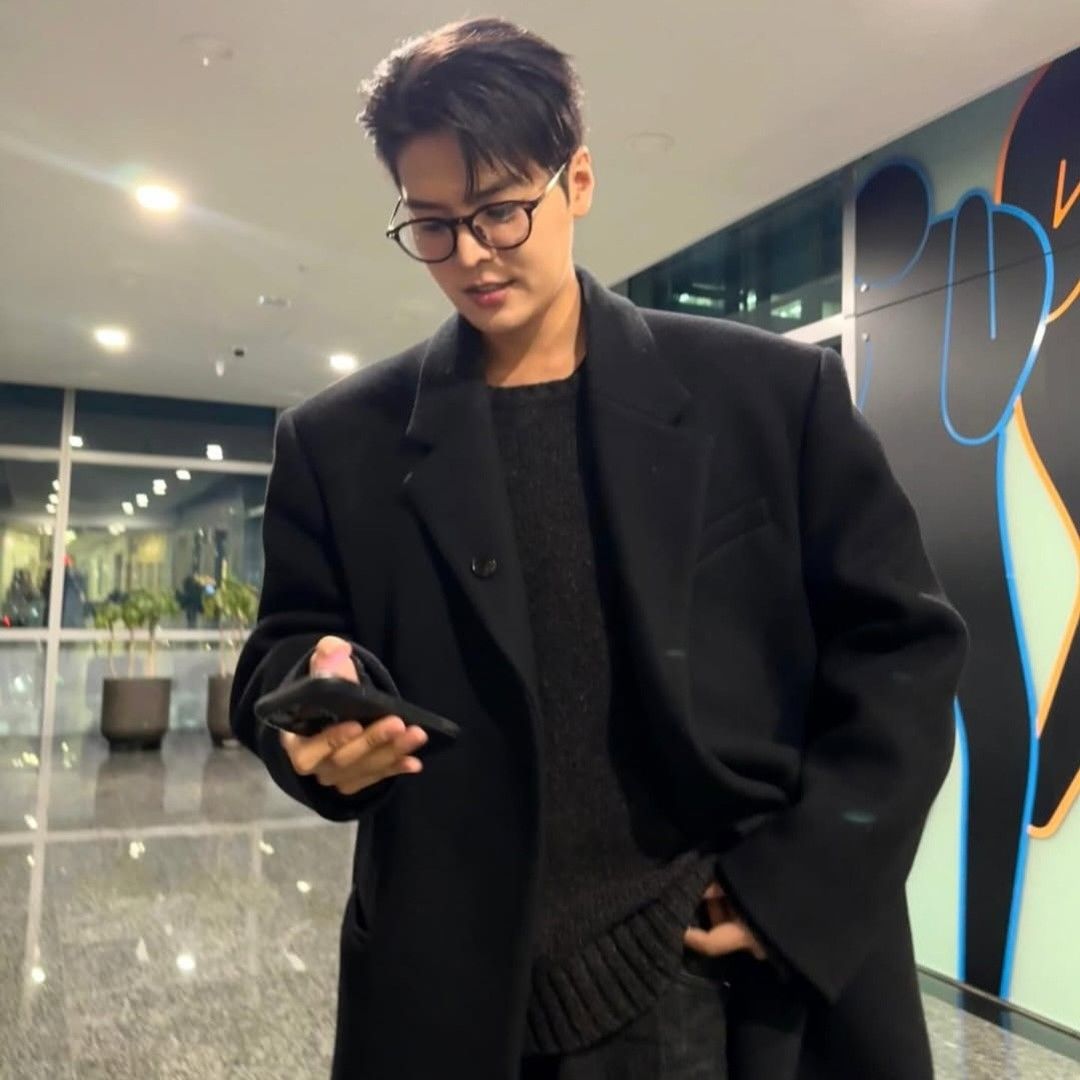 A moment captured by a fan of Ryeoun