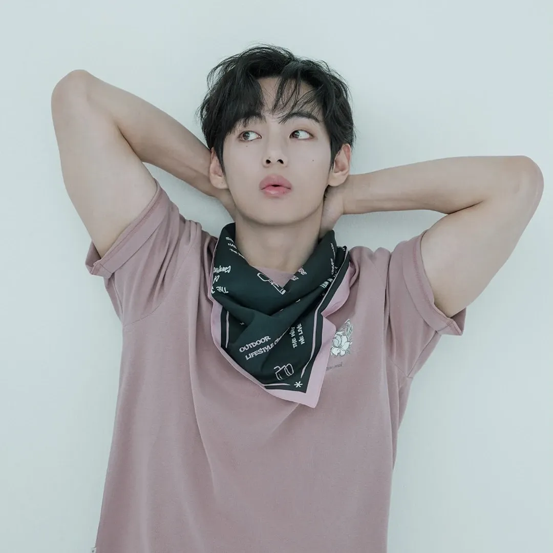 Recent activity shot of Kim Taehyung (V)