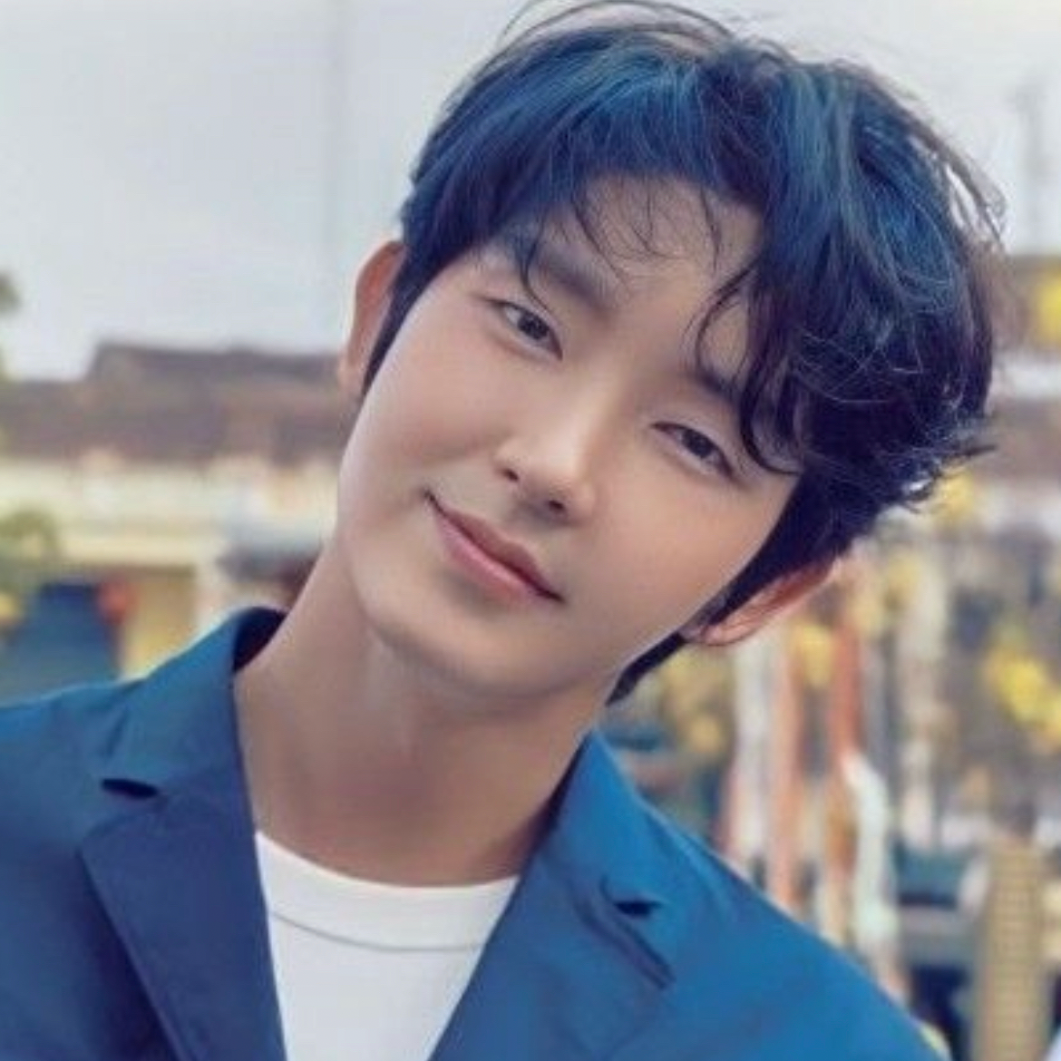 Recent activity shot of Lee Joongi