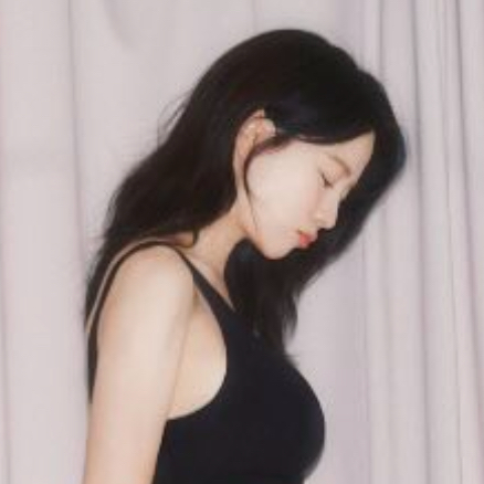 Momen yang diabadikan oleh penggemar Song Jihyo