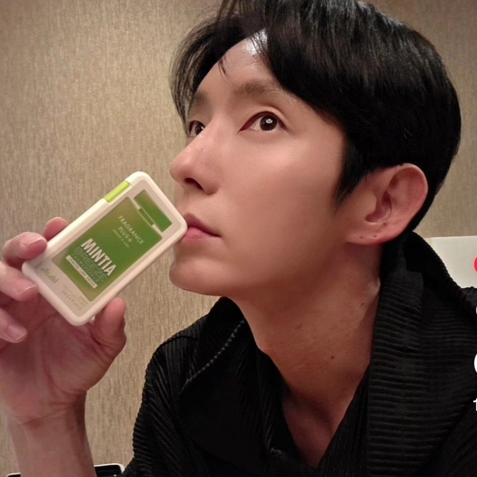 Behind-the-scenes cut of Lee Joongi