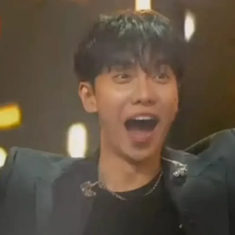 Latest photo of Lee Seunggi