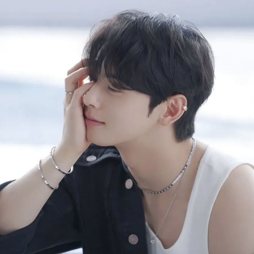 チャ・ウヌの最近の活動ショット