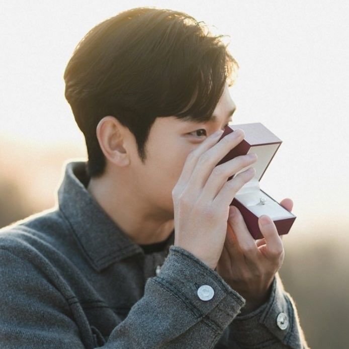 Behind-the-scenes cut of Kim Soohyun