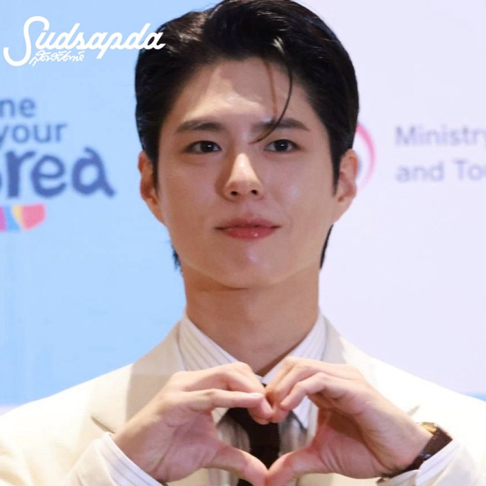 A moment captured by a fan of Park Bogum