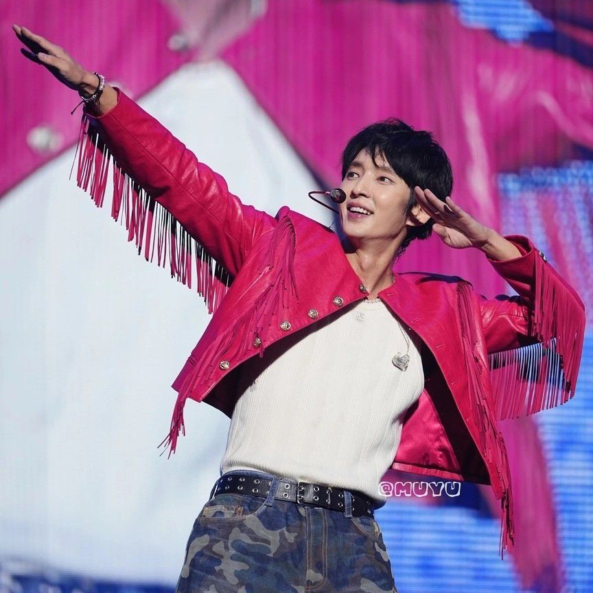 Behind-the-scenes cut of Lee Joongi