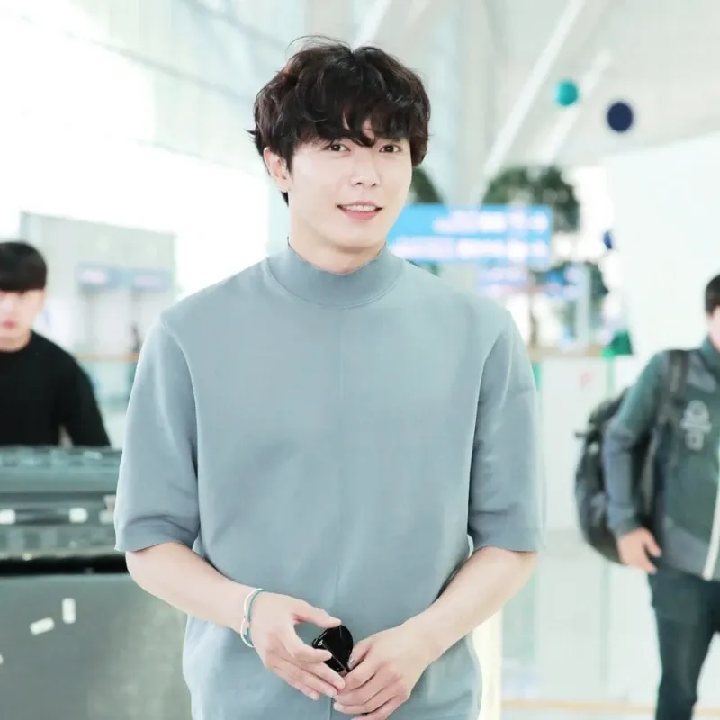 Behind-the-scenes cut of Kim Jaewook