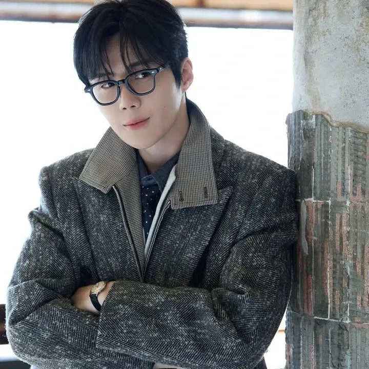Latest photo of Kim Seonho