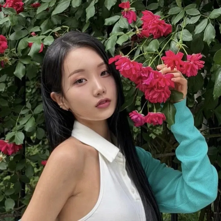 Behind-the-scenes cut of Kim Soyeon (2004)