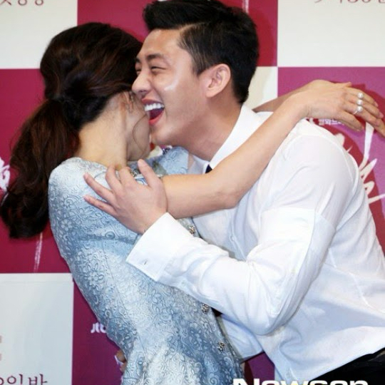 A moment captured by a fan of Kim Heeae