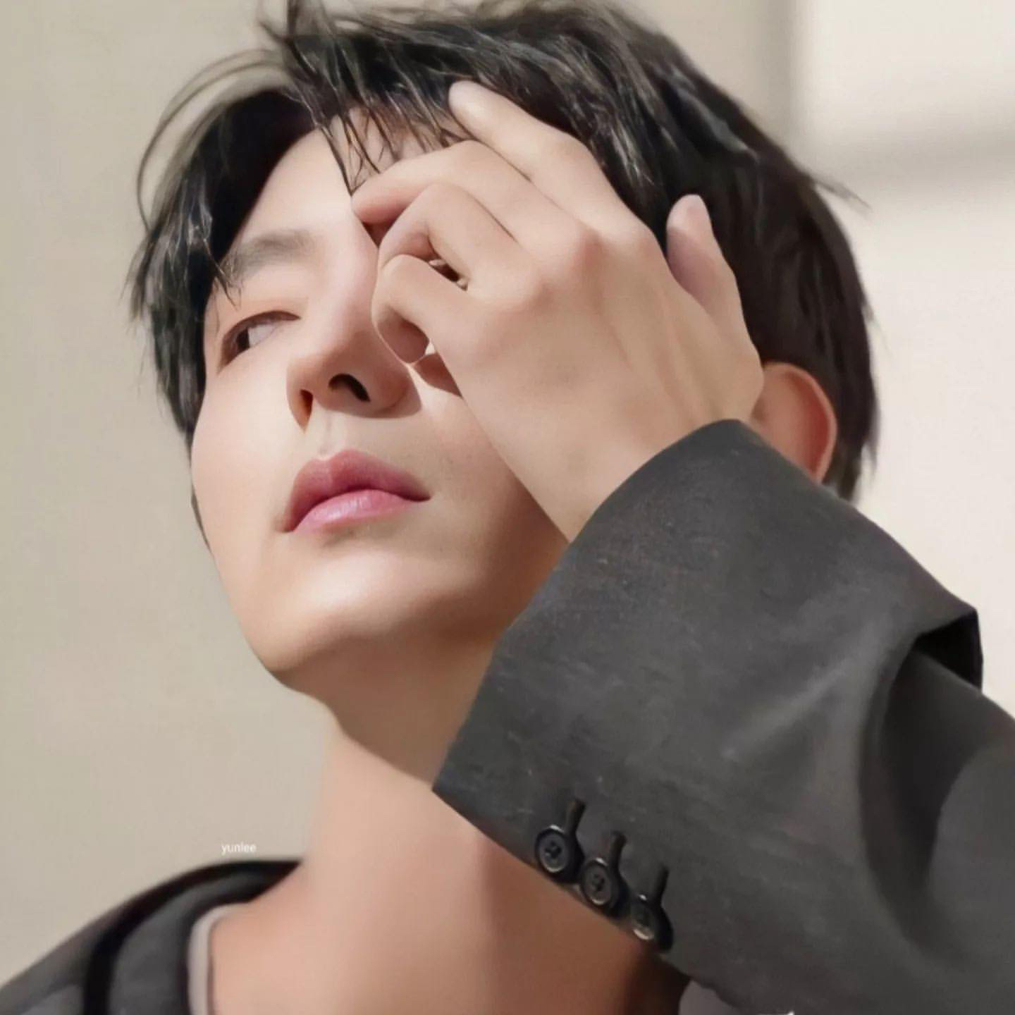 Behind-the-scenes cut of Lee Joongi