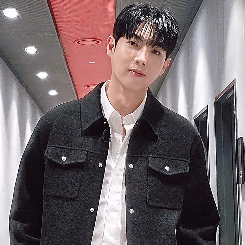 Latest photo of Son Taejin