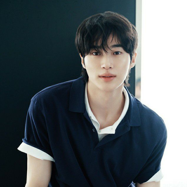 Behind-the-scenes cut of Byeon Wooseok