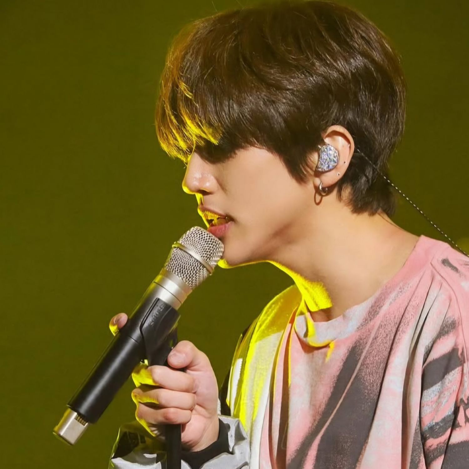 Recent activity shot of Lee Seungyoon