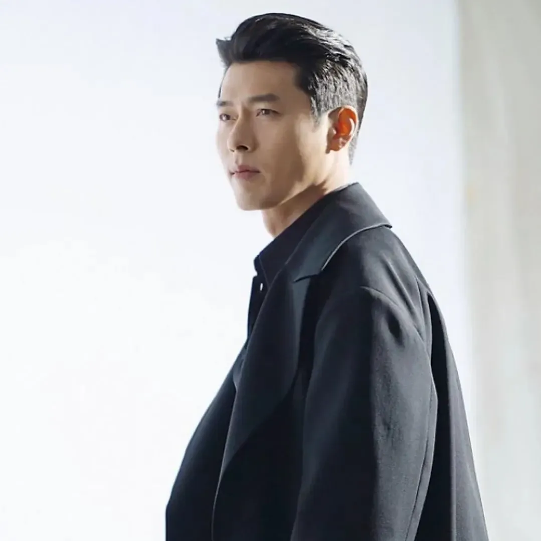Momen yang diabadikan oleh penggemar Hyun Bin