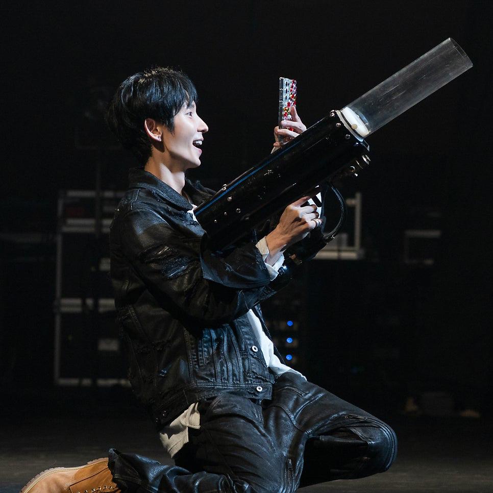 A moment captured by a fan of Lee Joongi