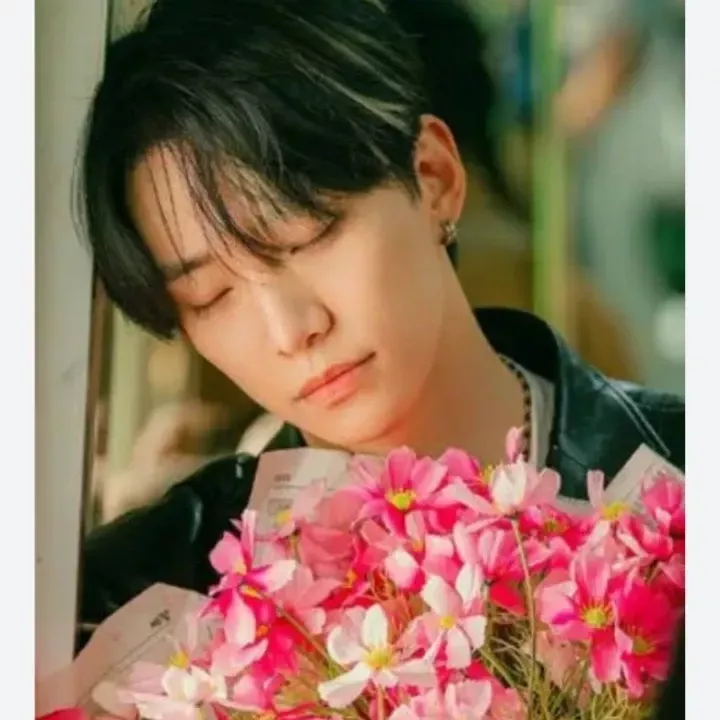 Foto kegiatan terbaru dari Lee Junho
