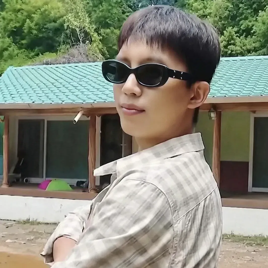 Cuplikan di balik layar dari Lim Youngwoong